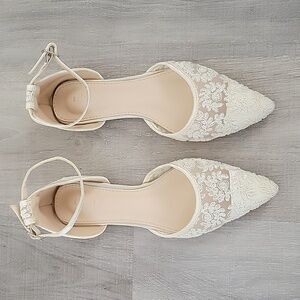 Kailee P TWILA-LACE Ivory Crochet Pointy Toe Flats, size 7.5